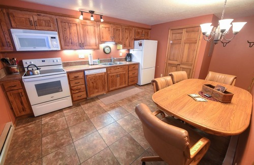 West Yellowstone Condo | Trapper Condo Unit 7