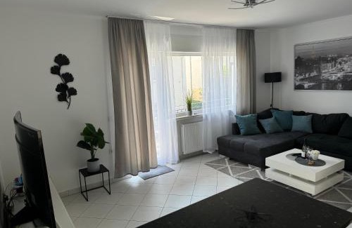 Nieder-Morlen Apartment | Traumhafte Kurstadt Apartment Moderne 2ZKB Balkon-Parkplatz 7-24 Check-in