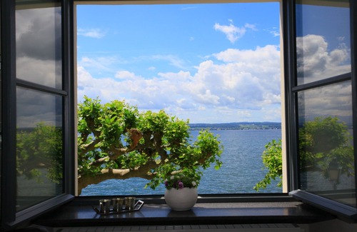 Meersburg Apartment | Traumhafte Sicht auf den See, die Berge und die Promenade