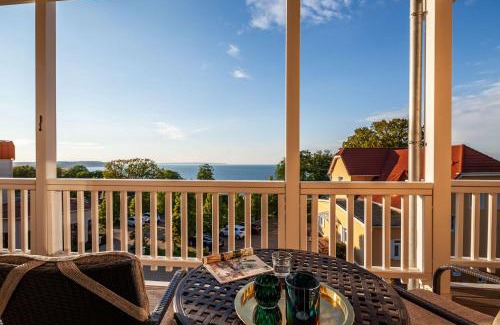 Gohren Apartment | traumhafter Meerblick vom Balkon, gratis Nutzung vom AHOI Erlebnisbad und Sauna in Sellin - Villa Bergfrieden