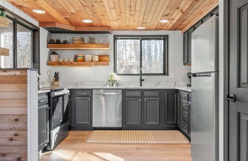 Innsbrook House | Trautwein Lake Cove w/Hot Tub by StayLage