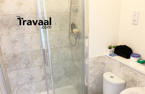 Rushmoor District Apartment | Travaal.©om – 2 Bedroom Apartment – Farnborough
