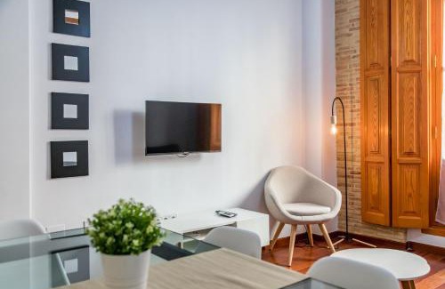 La Seu Apartment | Travel Habitat Plaza de la Virgen