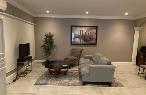 Town Center Apartment | Traveler Oasis with privacy and security 15 minutes Brave stadium