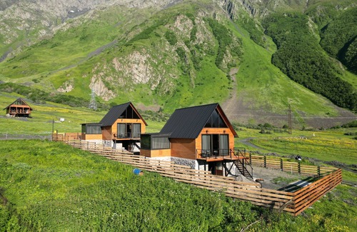 Gergeti Cottage | Traveler's Cottage in Kazbegi