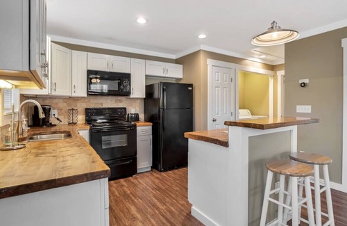 Fairview Apartment | Traveler's Fairview Haven