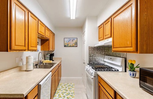 Euless House | Traveler's Landing-Near DFW, ATT & Globe Life!