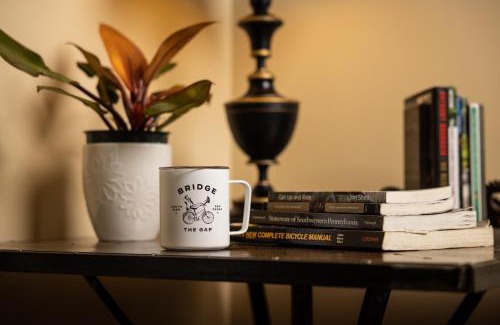 South Side Flats Hotel | Traveler's Rest Hotel