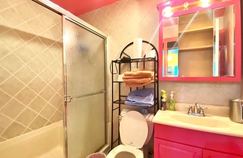 Bay Ridge House | Travelers -Brooklyn | Private Room & Workspace | Shared Home