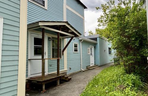 South Medford Apartment | Traveler’s Den in Medford