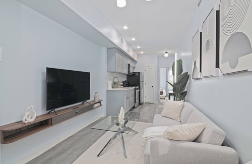 The Heights Apartment | Travelers Dream Home near NYC-20 minutes away