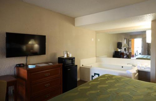 Elizabethton Hotel | Travelers Inn Elizabethton