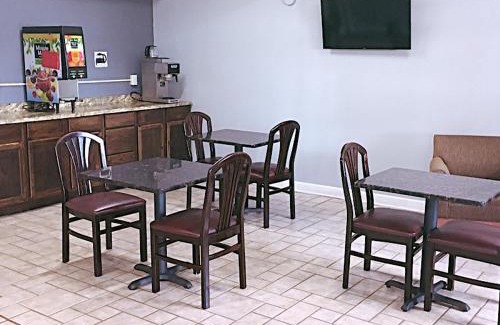 Elizabethton Hotel | Travelers Inn Elizabethton
