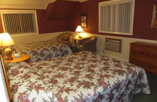 Eagle River Hotel | Travelers Inn Motel
