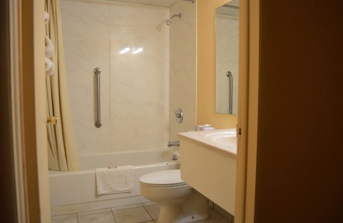 Dayton Hotel | Travelers Inn