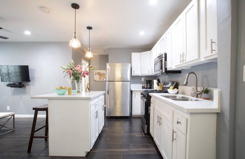 Willmore Apartment | Traveler’s Pick: Cozy, Near Beach & Dtwn + Prkg