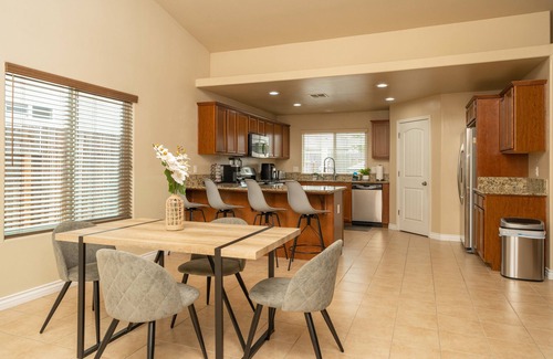 Pumpkin Center House | Traveling Professionals