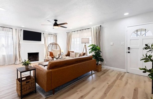 Raisin House | Traveling Professionals< Fresno Retreat!