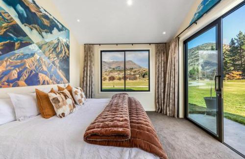 Arrow Junction House | Travellers Retreat Live The Dream