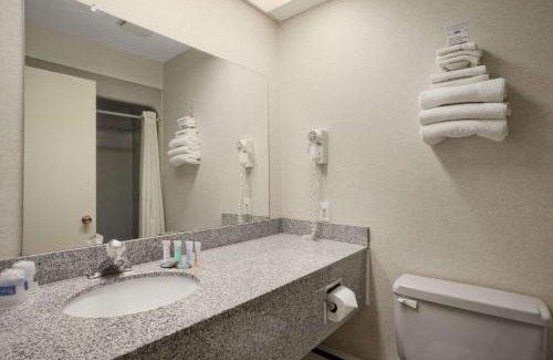 Bracebridge Hotel | Travelodge by Wyndham Bracebridge