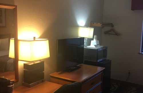 Battle Creek Hotel | Travelodge by Wyndham Battle Creek