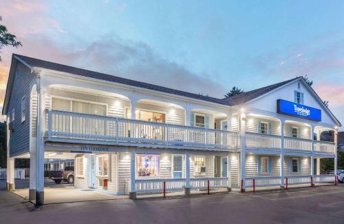 West Dennis Hotel | Travelodge by Wyndham Cape Cod Area