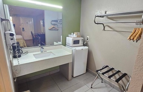 Dumas Hotel | Travelodge by Wyndham Dumas Arkansas