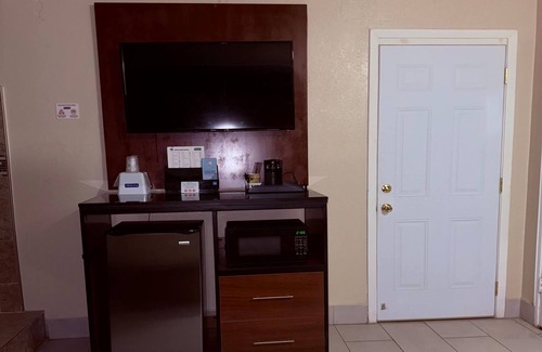 Jackson Hotel | Travelodge by Wyndham Jackson I-40 Exit 82