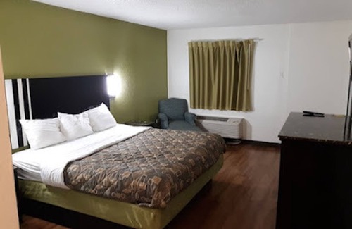 Lafayette Hotel | Travelodge by Wyndham LaFayette