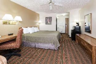 Del Camino Hotel | Travelodge by Wyndham Longmont
