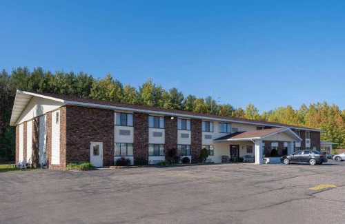 Merrill Hotel | Travelodge by Wyndham Merrill