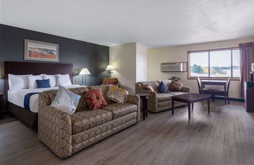 Merrill Hotel | Travelodge by Wyndham Merrill