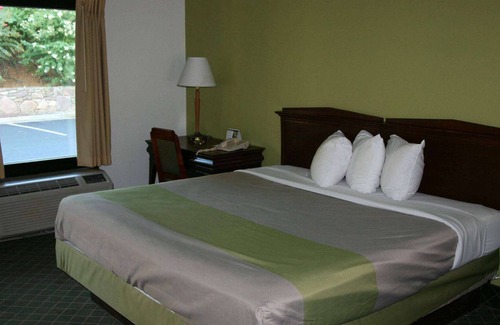 Roanoke Hotel | Travelodge by Wyndham Roanoke