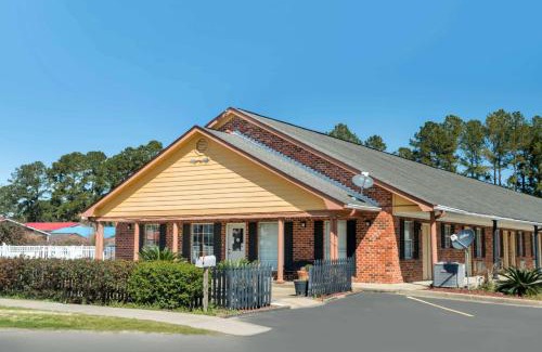 Santee Hotel | Travelodge by Wyndham Santee