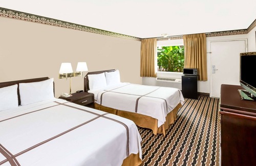 Shreveport Hotel | Travelodge by Wyndham Shreveport LA