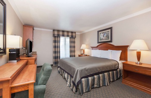 Sylmar Hotel | Travelodge by Wyndham Sylmar CA