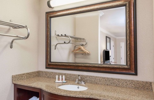 Sylmar Hotel | Travelodge by Wyndham Sylmar CA