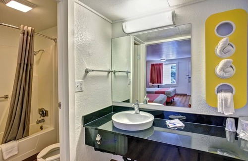 Cape Fear Hotel | Travelodge by Wyndham Fayetteville