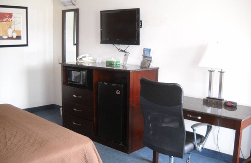 Parkersburg Hotel | Travelodge by Wyndham Parkersburg