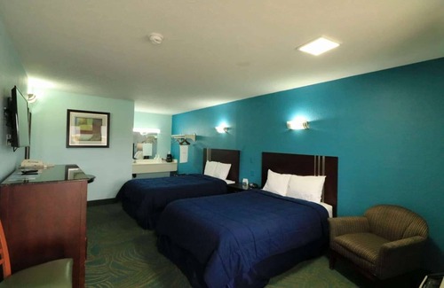 Parkersburg Hotel | Travelodge by Wyndham Parkersburg