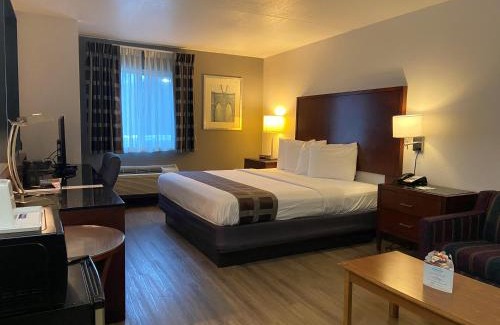 Colonie Hotel | Travelodge Inn & Suites by Wyndham Albany
