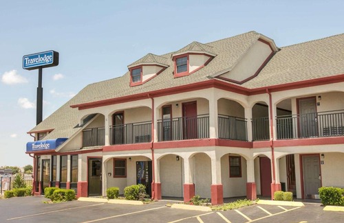 Norman Hotel | Travelodge Inn & Suites by Wyndham Norman