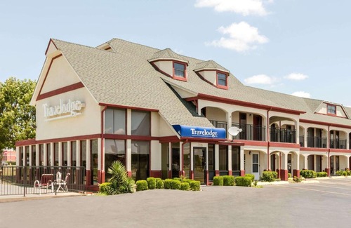 Norman Hotel | Travelodge Inn & Suites by Wyndham Norman