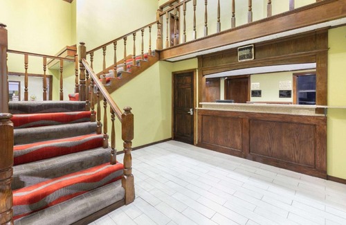 Norman Hotel | Travelodge Inn & Suites by Wyndham Norman