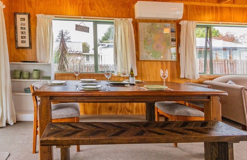 National Park Village Cottage | Traverse Cabin - National Park Holiday Home