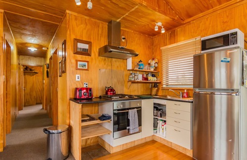 National Park Village Cottage | Traverse Cabin - National Park Holiday Home