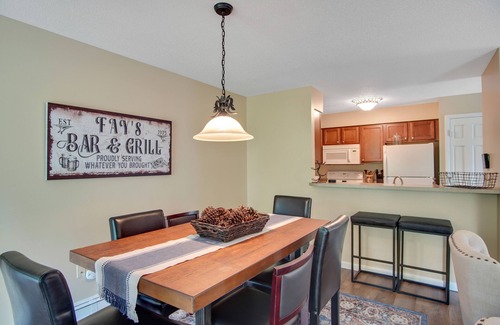 Acme Apartment | Traverse city condo/golfing/beaches/wineries/hiking