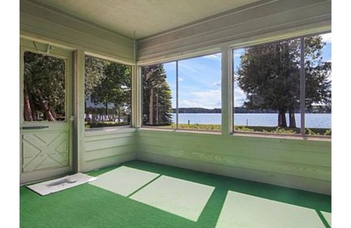 Grawn House | Traverse City Interlochen Beautiful Duck Lake Frontage Home