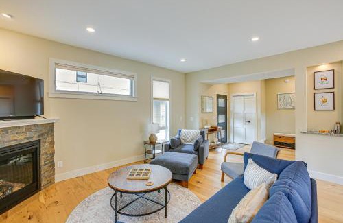 Traverse City House | Traverse City Townhome Walk to Boardman Lake!