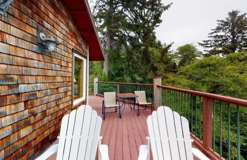 Neahkahnie Beach House | Treasure Chest